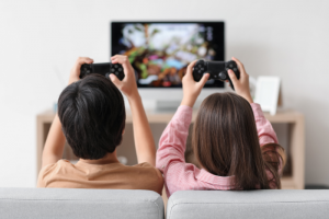 Enfants et jeux vidéos : bénéfices, risques, règles...